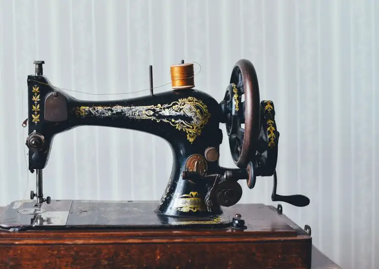 threaded black antique sewing machine